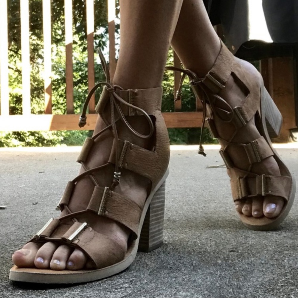 Crue Rustic Tan Heeled Genuine Leather Sandal - Picture 2 of 5